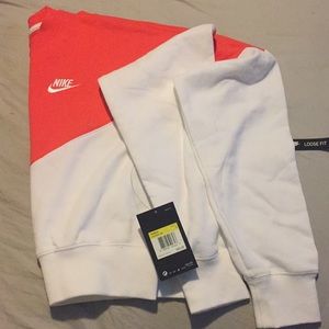 Nike Loose Fit Crop Sweatshirt